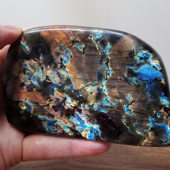 Labradorite Crystal Freeform 1.59 pounds - Picture 15 of 16